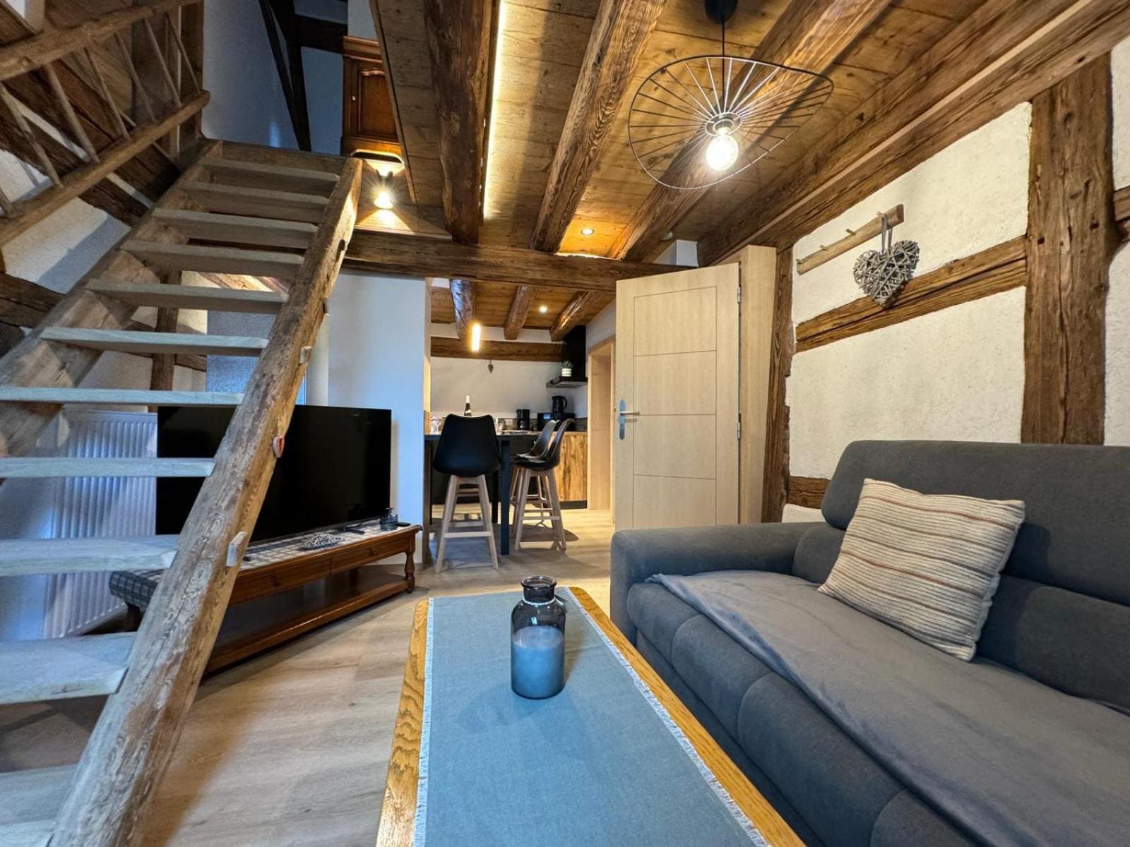 Grenier de l'Ours — Wohnzimmer — andere Ansicht